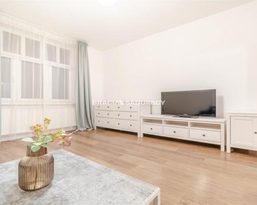 Wolne od już|os. Oficerskie|garderoba|