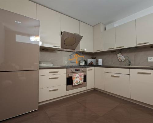 Śródmieście. 2 pokoje z garażem.Wysoki standard.