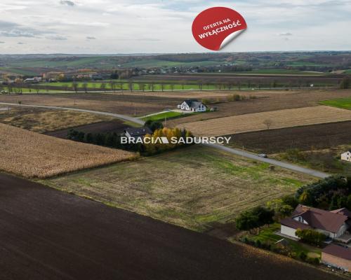 Działka budowlana / 65 ar / MPZP / media