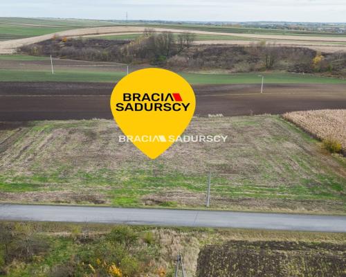 Działka budowlana / 65 ar / MPZP / media