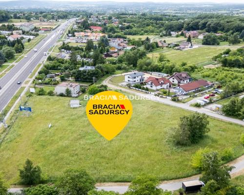 Atrakcyjny teren Tarnów przy drodze 94