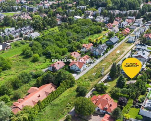 Atrakcyjna działka 9 arowa na Woli Justowskiej