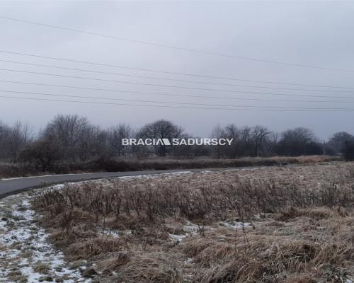 Działka rolna w centrum Krakowa     Działka rolna o powierzchni 33 a położona na terenie objętym miejscowym planem zagospodar