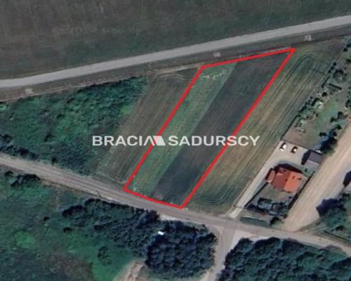 Działka produkcyjno – usługowa w Morawicy