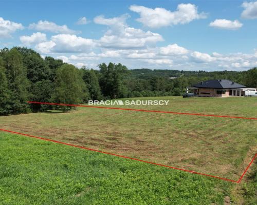 Klimatyczna działka budowlano-leśna w Sieprawiu