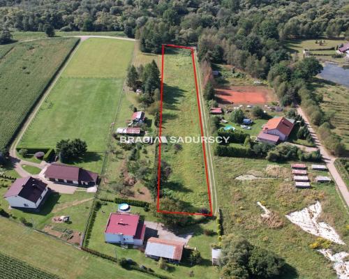 Działka budowlana 43 a  obok Wadowic - możliwa  zabudowa jednorodzinna lub usługowa     

  Oferujemy na sprzedaż atrakcyjnie p