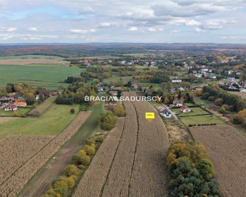 Działka budowlano - rolna w Nowej Górze gm. Krzeszowice              Oferujemy na sprzedaż działkę budowlano-rolną p