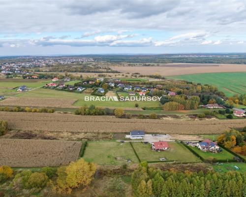 Działka budowlano - rolna w Nowej Górze gm. Krzeszowice              Oferujemy na sprzedaż działkę budowlano-rolną p