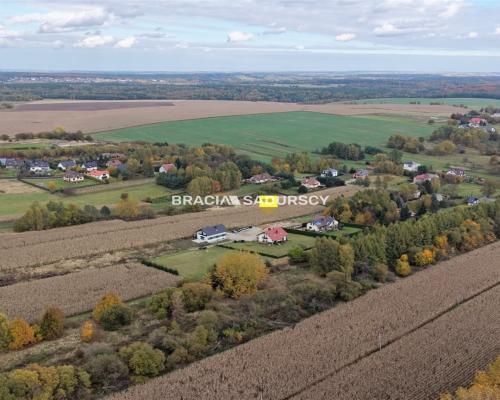 Działka budowlano - rolna w Nowej Górze gm. Krzeszowice              Oferujemy na sprzedaż działkę budowlano-rolną p