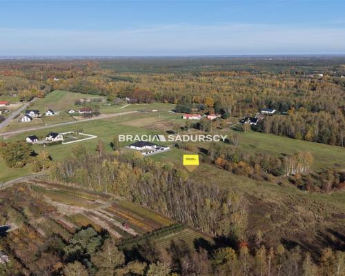 Działka budowlana o powierzchni  44 arów  położona w  Buczkowie, gmina Rzezawa, powiat bocheński  - idealna enklawa do b