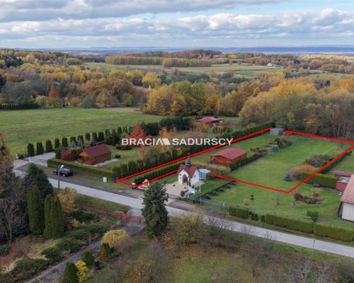 Piękna działka z domkiem letniskowym w Bęczynie gm. Brzeźnica    

  Oferujemy piękną działkę o powierzchni 2017 m 2 , położoną