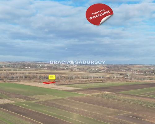 Działka rolna o pow. 7,5 ar. w Krakowie.  
Przedmiotem oferty jest nieruchomość gruntowa niezabudowana o nr ew.  37  położona w