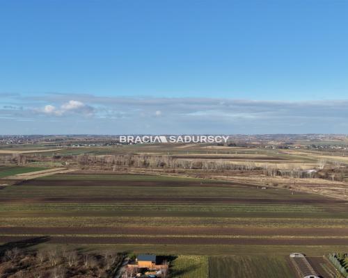 Działka rolna o pow. 41 ar. w Krakowie.  Przedmiotem oferty jest nieruchomość gruntowa niezabudowana o nr ew.  44  położona w