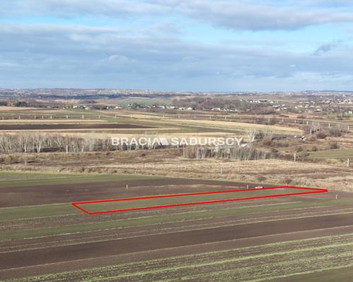 Działka budowlana o pow. 31 ar. w Krakowie.  
Przedmiotem oferty jest nieruchomość gruntowa niezabudowana o nr ew.  50  położon