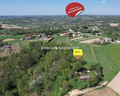 Działka rolna z drewnianym domem Nowa Wieś