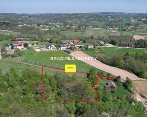 Działka rolna z drewnianym domem Nowa Wieś