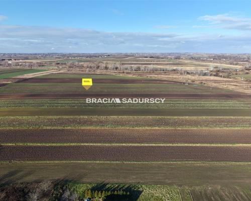 Działka budowlana o pow. 37 ar. w Krakowie.  
Przedmiotem oferty jest nieruchomość gruntowa niezabudowana o nr ew.  52/2  położ