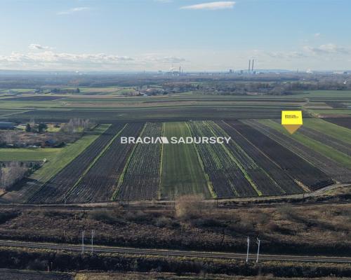 Działka budowlana o pow. 37 ar. w Krakowie.  Przedmiotem oferty jest nieruchomość gruntowa niezabudowana o nr ew.  52/2  położ