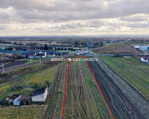 Działka budowlana o pow. 46 arów w Krakowie - Nowej Hucie    Przedmiotem oferty jest działka o nr  302    położona w o