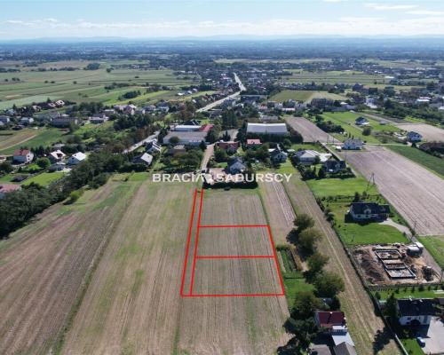 Działka budowlana - Krak&oacute;w, Nowa Huta, Łuczanowice, ul. ks. Kazimierza Figlewicza  

 Na sprzedaż działka budowlana o po