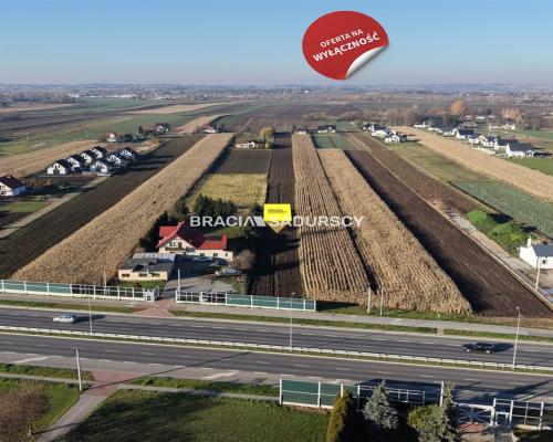 Działka budowlana o pow. 23 arów w Krakowie - Nowej Hucie    Przedmiotem oferty jest działka o nr  323/2    położona w