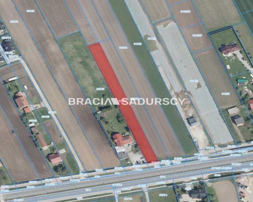 Działka budowlana o pow. 23 arów w Krakowie - Nowej Hucie    Przedmiotem oferty jest działka o nr  323/2    położona w