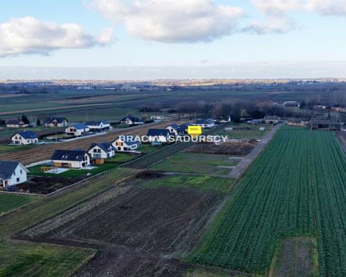 Działka budowlana o pow. 34 arów w Krakowie - Nowej Hucie    Przedmiotem oferty jest działka o nr  307    położona w o