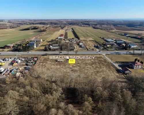 Maszków, 2,5 km od S7 | 1,1 ha Usługi + Zaplecze Mieszkalne (PUM 40%) | Przy trasie 772      LOKALIZACJA STRATEGICZNA: