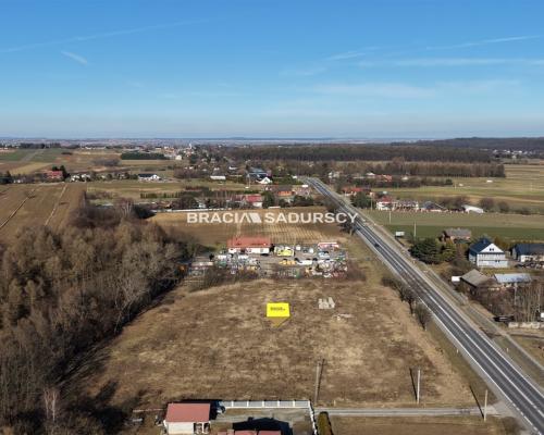 Maszków, 2,5 km od S7 | 1,1 ha Usługi + Zaplecze Mieszkalne (PUM 40%) | Przy trasie 772      LOKALIZACJA STRATEGICZNA: