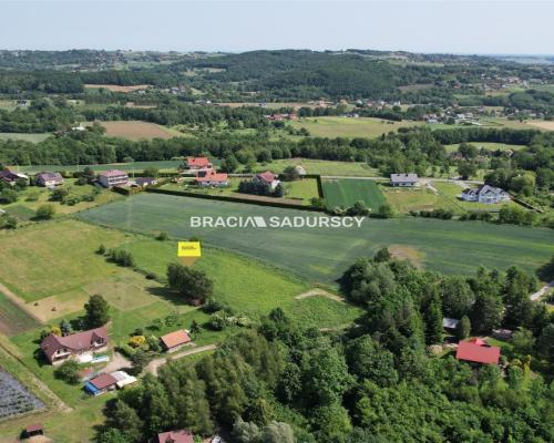 GRAJ&Oacute;W, GMINA WIELICZKA, DZIAŁKA BUDOWLANA O POW. 1145 m 2 .  
 
Widokowa działka budowlana w zacisznym spokojnym miejsc