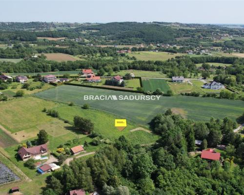 GRAJ&Oacute;W, GMINA WIELICZKA, DZIAŁKA BUDOWLANA O POW. 1145 m 2 .  
 
Widokowa działka budowlana w zacisznym spokojnym miejsc