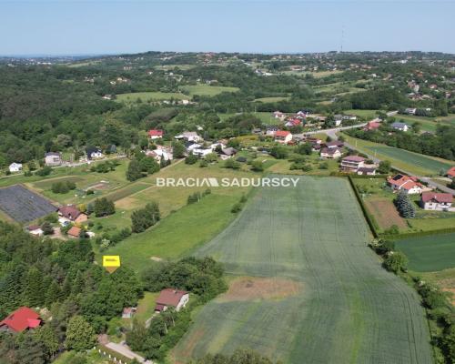 GRAJ&Oacute;W, GMINA WIELICZKA, DZIAŁKA BUDOWLANA O POW. 1145 m 2 .  
 
Widokowa działka budowlana w zacisznym spokojnym miejsc