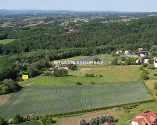 GRAJ&Oacute;W, GMINA WIELICZKA, DZIAŁKA BUDOWLANA O POW. 1145 m 2 .  
 
Widokowa działka budowlana w zacisznym spokojnym miejsc