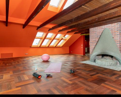 Dom z basenem i squashem pod Szczecinem