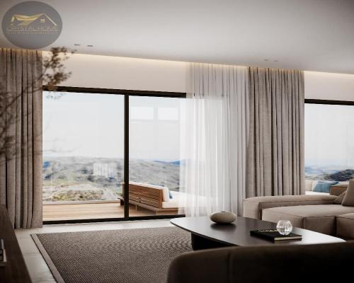 Eleganckie, wolnostojące wille z trzema i czterema sypialniami, położone na zboczu wzgórza Episkopi. Wille cieszą się uprzywile