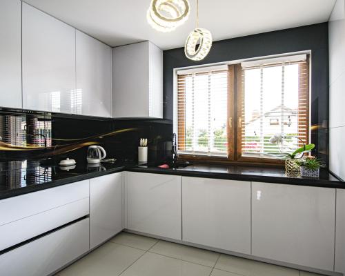 PIĘKNY DOM NA SPRZEDAŻ W SPOKOJNEJ OKOLICY