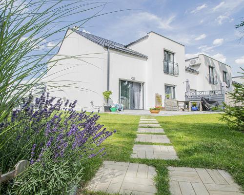 Dom szeregowy skrajny/ do wprowadzenia