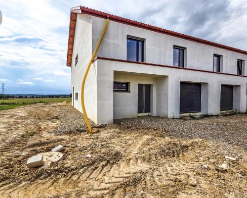 Nowa inwestycja – domy z widokiem na góry / Kalno