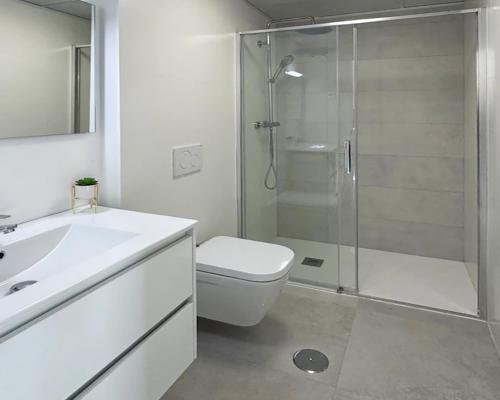 Nowa willa z basenem w Roldán