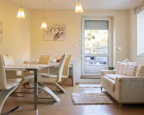 Duży dom wolnostojący / blisko Zalewu