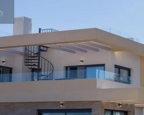 Nowoczesny dom z basenem