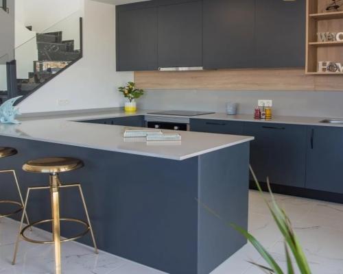 Nowoczesny dom z basenem