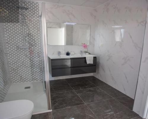 Nowoczesny dom z basenem