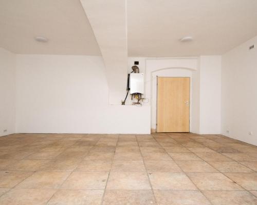 LOKAL UŻYTKOWY PRZY RYNKU NA SPRZEDAŻ