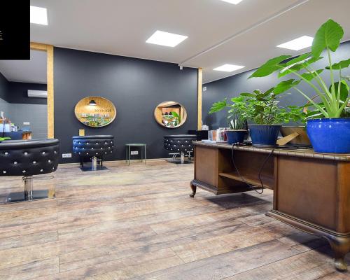 Budynek wolnostojący 184m2 z parkingkiem