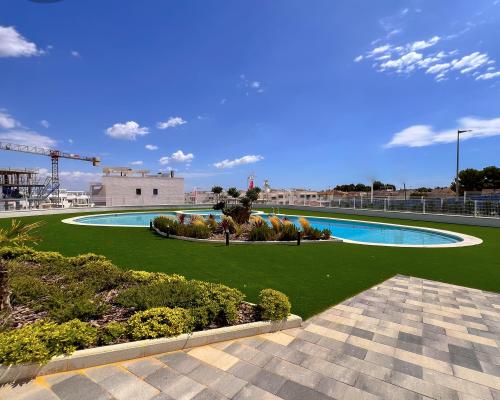 MIESZKANIA W NOWOCZESNYM KOMPLEKSIE W TORREVIEJA