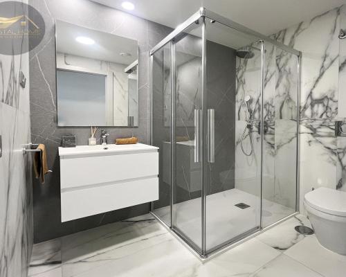 Wytworny apartament z widokiem na morze w Benidorm