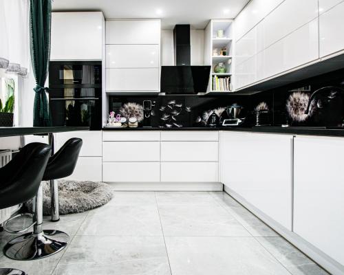 3 POKOJE Z BALKONEM I KLIMATYZACJĄ - NOWY ZAWISZÓW