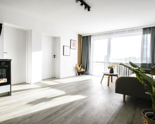 3 POKOJE/ BALKON/ PO KAPITALNYM REMONCIE