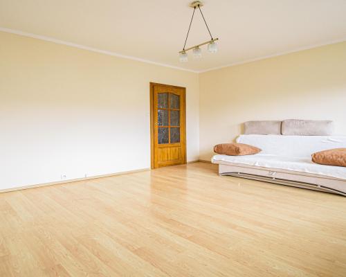 2 pokoje, balkon, 2 piętro /os. Zawiszów